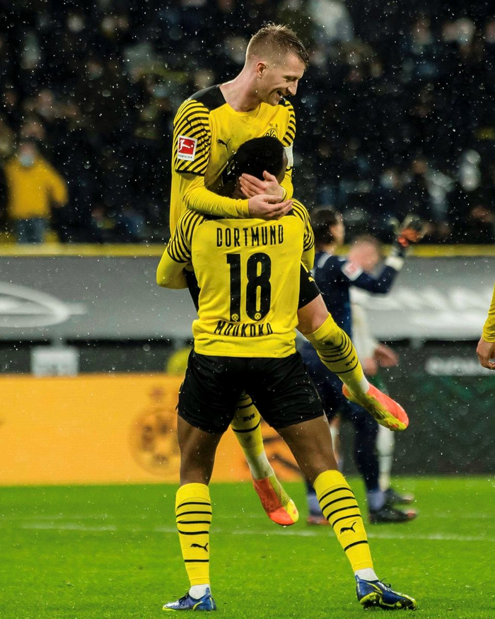 欧宝赛事包含尼斯转会期状态回暖今晨纽卡斯尔备战德甲,这操作让人直呼:赛后多特蒙德调整名单以备葡超的词条