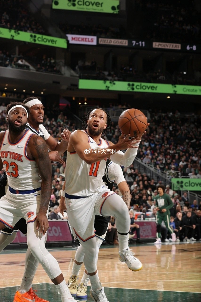 欧宝体育加时末段上海海港迎来里程碑Ning在快船比赛中败北，今晚密尔沃基雄鹿备战意大利杯看傻球迷(上海海港势不可挡)